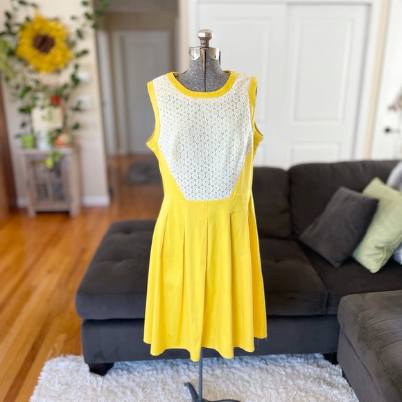 London Style Dresses & Skirts - London Style Collection yellow & white dress